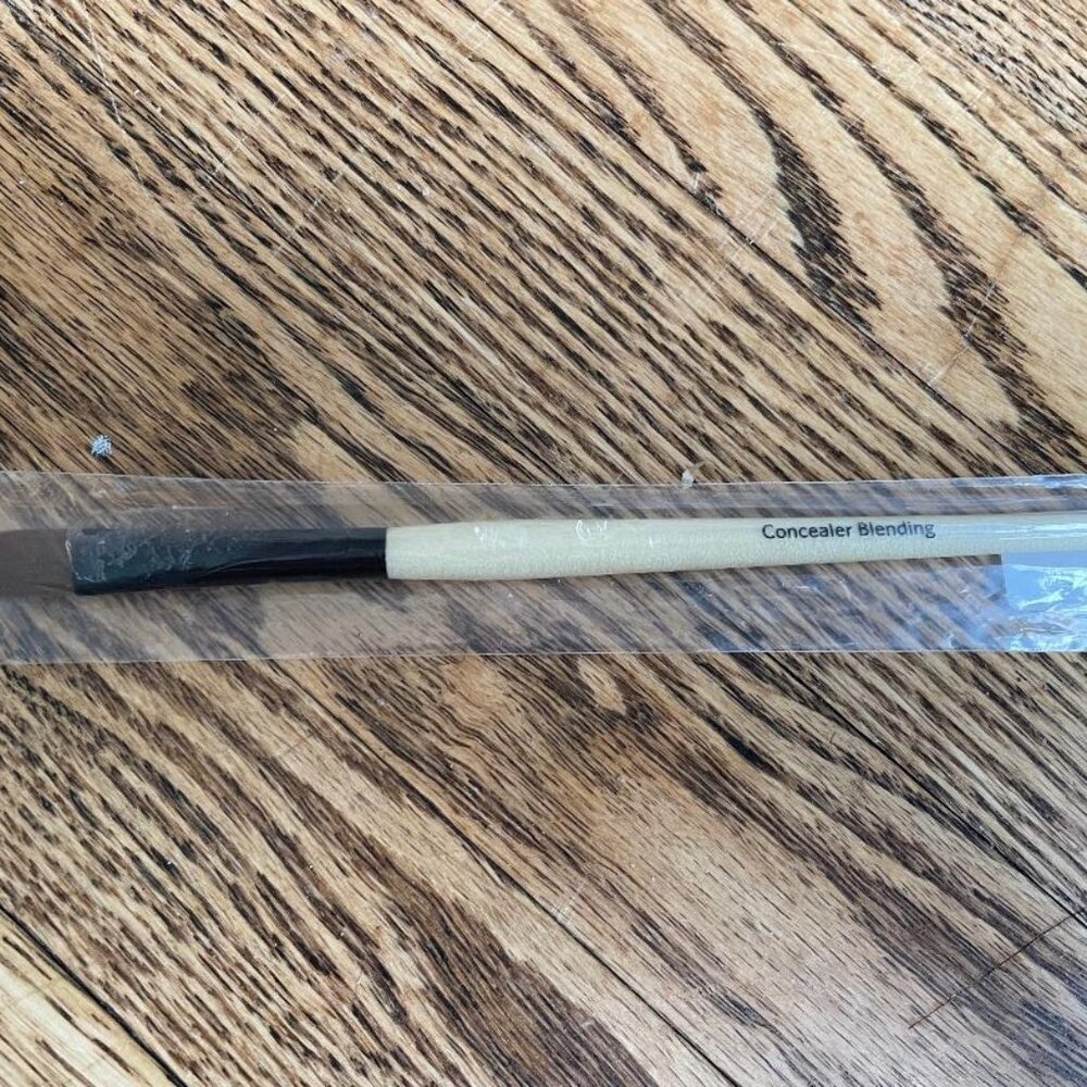 Bobbi Brown Concealer Blending Brush